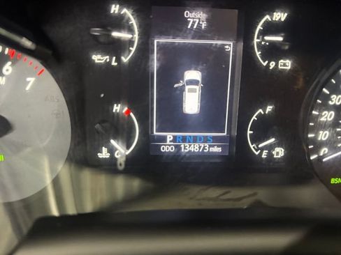 Used 2019 Toyota Sequoia SR5 w/ Premium Package AWD/4WD image 2