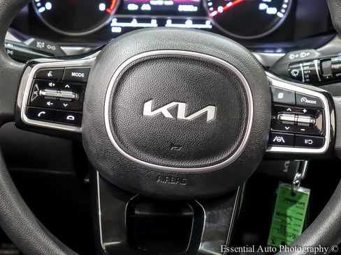 Used 2022 Kia Sorento LX image 19