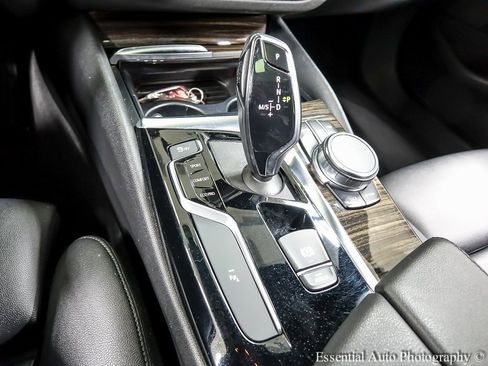 Used 2019 BMW 530i xDrive image 21