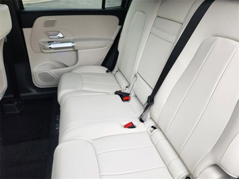 New 2026 Mercedes-Benz GLB 250 4MATIC image 12