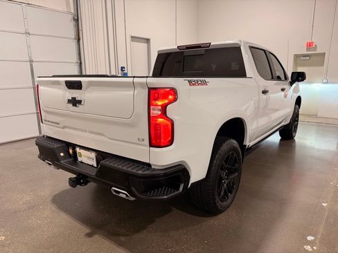 Used 2025 Chevrolet Silverado 1500 LT Trail Boss w/ Convenience Package II AWD/4WD image 5