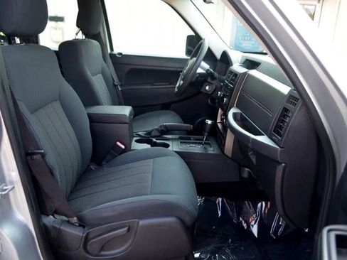 Used 2012 Jeep Liberty Sport image 29