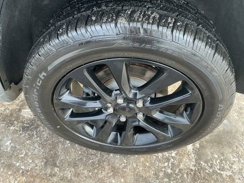 Used 2021 Jeep Grand Cherokee Laredo X image 14