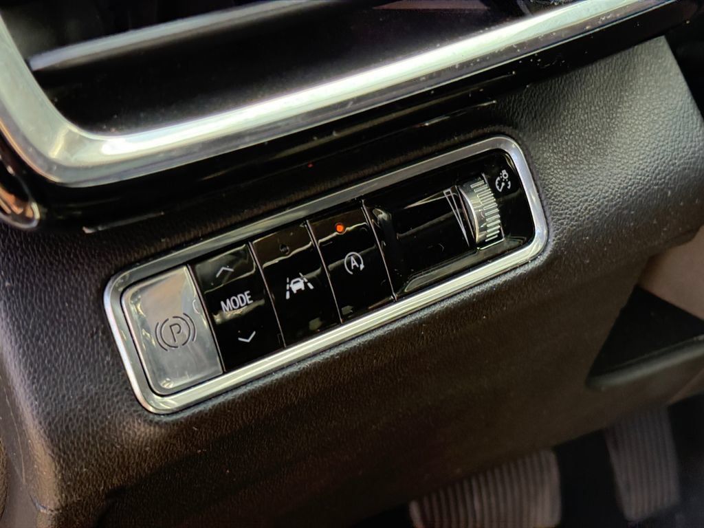 Used 2024 Buick Envision Preferred AWD/4WD image 19
