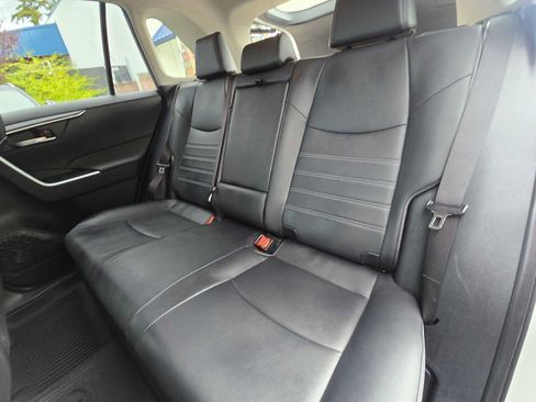 Used 2021 Toyota RAV4 XLE Premium AWD/4WD image 17