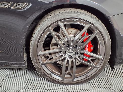 Used 2021 Maserati Quattroporte S GranSport image 35