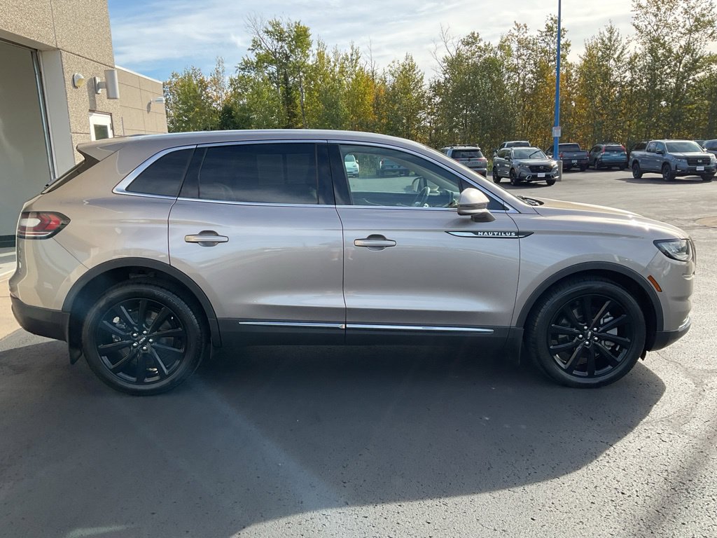 Used 2021 Lincoln Nautilus Reserve w/ Class II Trailer Tow Package AWD/4WD image 4