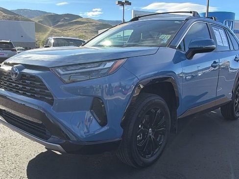 Used 2024 Toyota RAV4 SE w/ Weather Package image 7