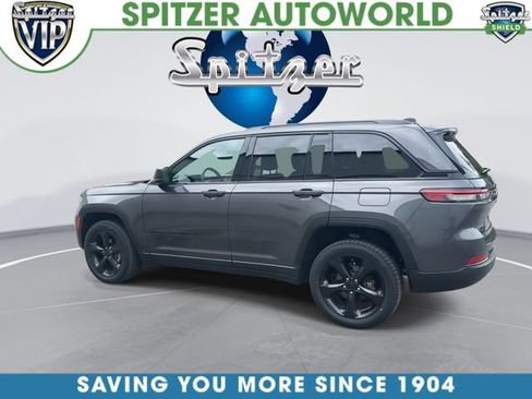 Used 2024 Jeep Grand Cherokee Altitude AWD/4WD image 7