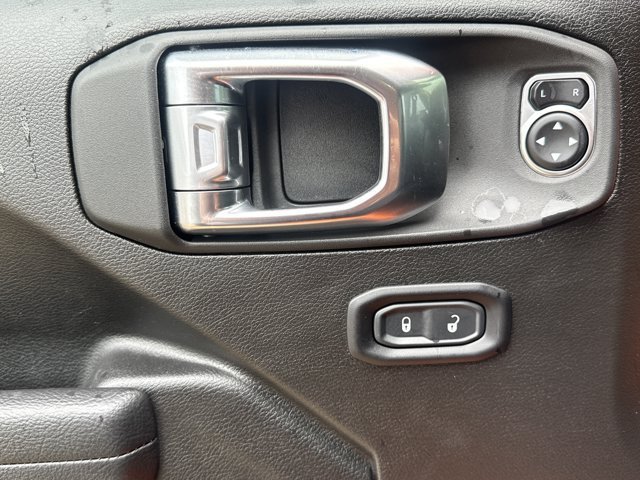 Used 2025 Jeep Wrangler Unlimited Sport AWD/4WD image 15