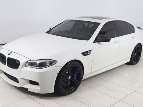 Used 2015 BMW M5 RWD image 23