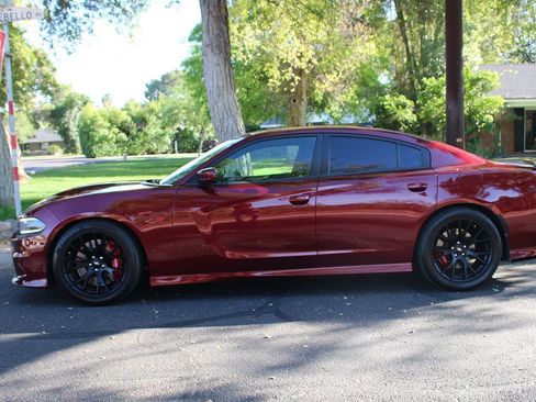 Used 2018 Dodge Charger SRT Hellcat w/ Harman/Kardon Audio Group image 2