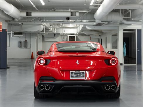 Used 2020 Ferrari Portofino RWD image 13