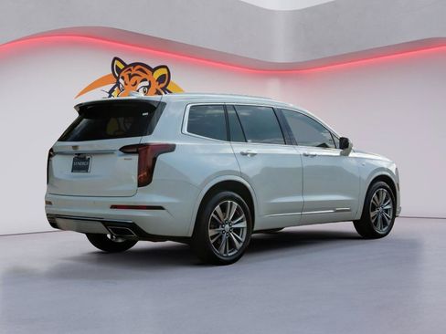 Used 2023 Cadillac XT6 Premium Luxury FWD image 5