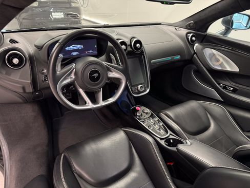 Used 2023 McLaren GT RWD image 10