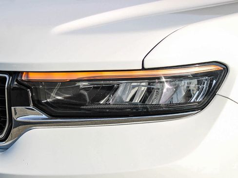 Used 2022 Jeep Grand Cherokee L Limited image 10