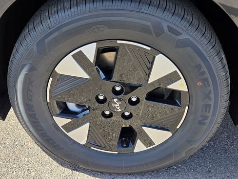 New 2026 Kia Carnival LXS image 5