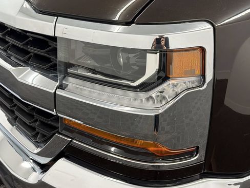 Used 2018 Chevrolet Silverado 1500 LT w/ All Star Edition AWD/4WD image 12