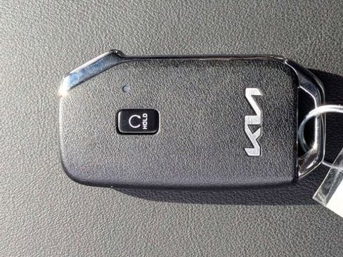 Used 2023 Kia Sorento SX AWD/4WD image 32