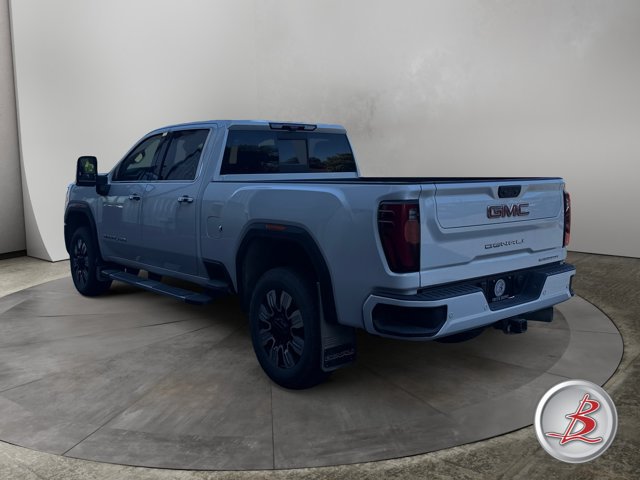 Used 2024 GMC Sierra 2500 Denali w/ Technology Package AWD/4WD image 5