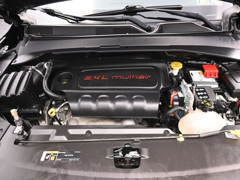 Used 2022 Jeep Compass Latitude AWD/4WD image 29