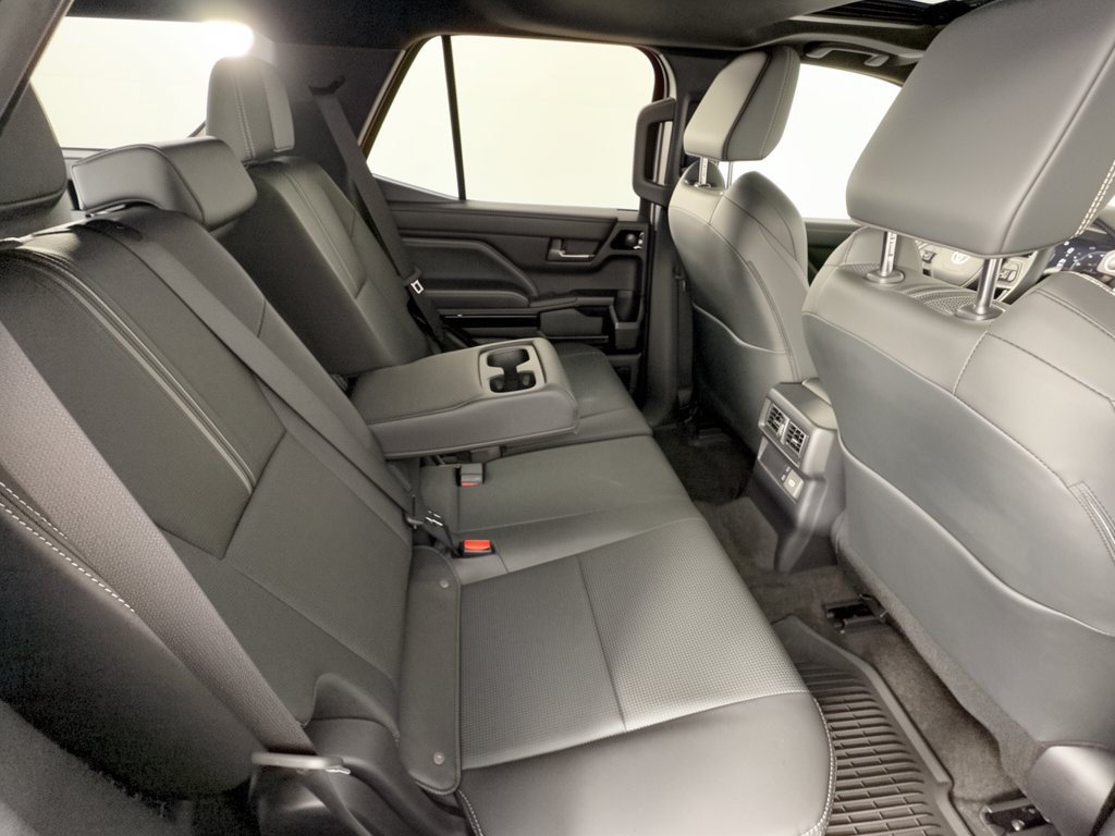 Used 2025 Toyota 4Runner Limited AWD/4WD image 29
