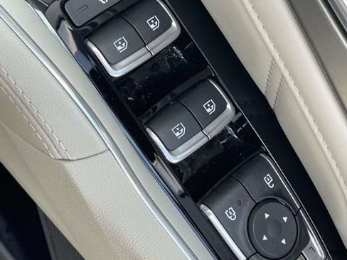 Used 2023 Kia Sorento SX Prestige w/ Panoramic Sunroof Package AWD/4WD image 19