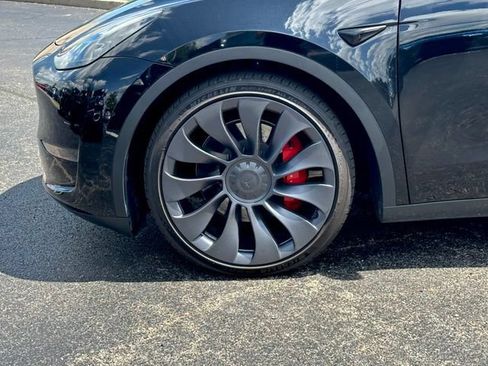 Used 2023 Tesla Model Y Performance AWD/4WD image 6