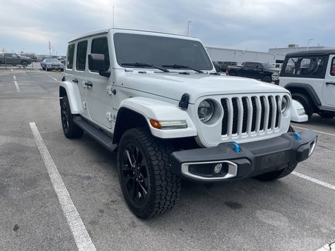 Used 2023 Jeep Wrangler Unlimited Sahara w/ Cold Weather Group image 7