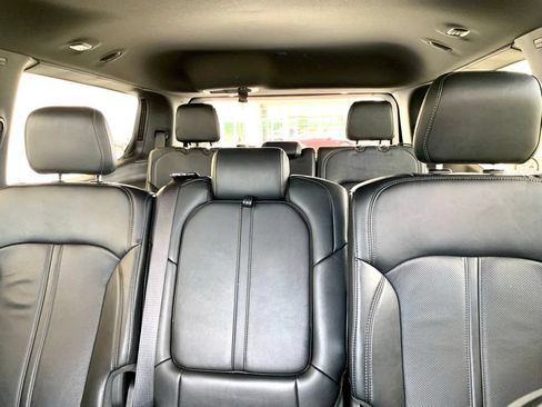 Used 2025 Jeep Wagoneer Series II w/ 8-Passenger Seating Package AWD/4WD image 47