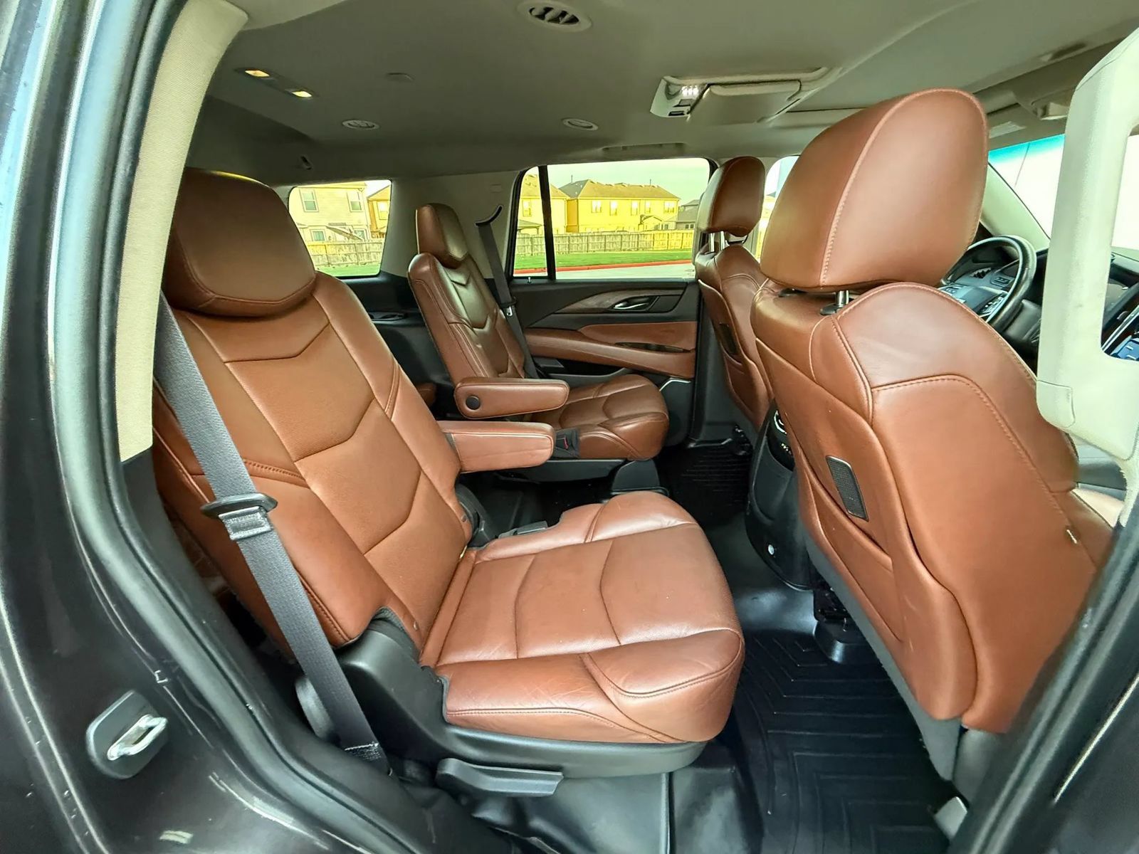 Used 2016 Cadillac Escalade Luxury AWD/4WD image 21