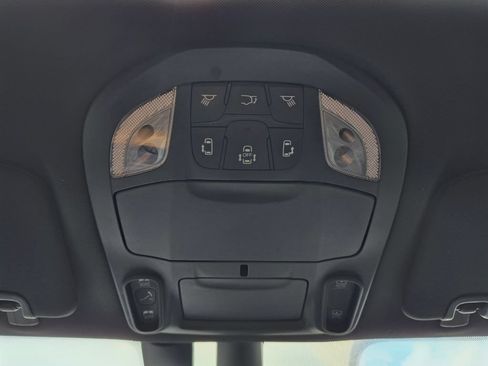 Used 2019 Chrysler Pacifica Limited w/ Advanced Safetytec Group FWD image 43