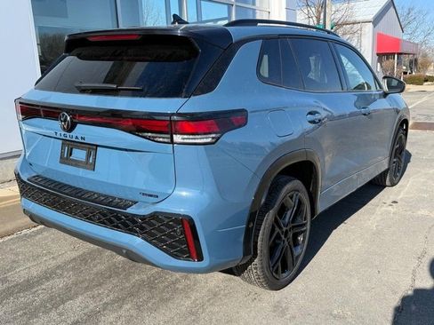 New 2026 Volkswagen Tiguan SE R-Line image 3