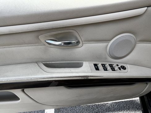 Used 2010 BMW 328i Convertible image 13