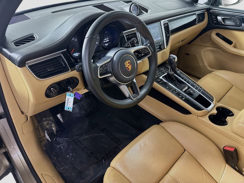 Used 2018 Porsche Macan image 22