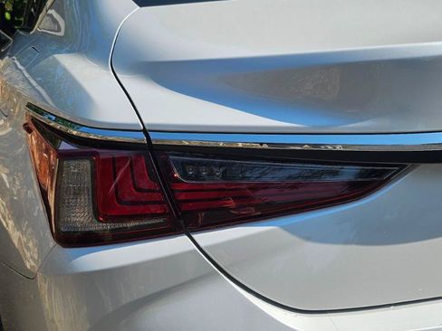 Used 2021 Lexus ES 350 w/ Premium Package FWD image 27