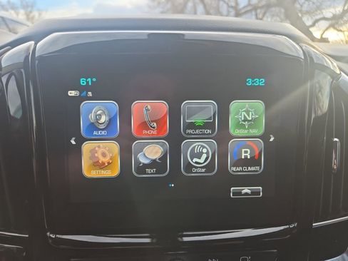 Used 2019 Chevrolet Traverse LT image 19