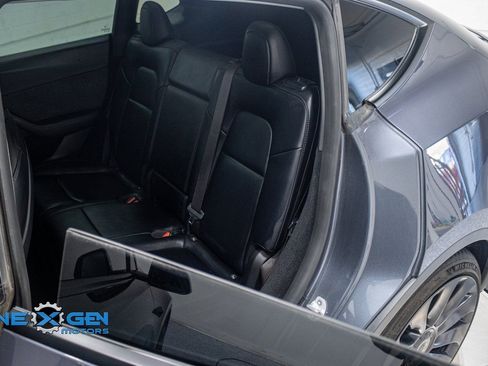 Used 2023 Tesla Model Y Performance image 28