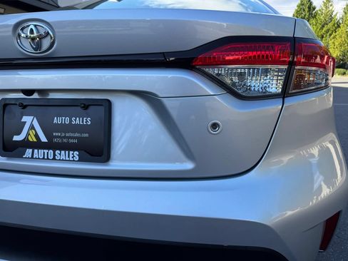Used 2022 Toyota Corolla L FWD image 14
