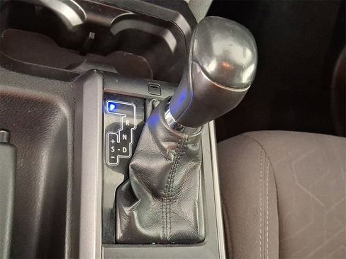 Used 2019 Toyota Tacoma TRD Sport image 15