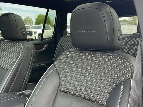 Used 2024 GMC Acadia Denali w/ Super Cruise Package FWD image 14