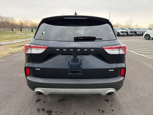 Used 2021 Ford Escape SE image 8