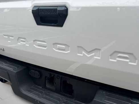 Used 2025 Toyota Tacoma SR AWD/4WD image 15