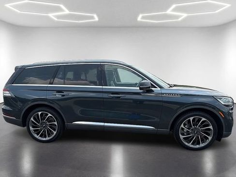 Used 2021 Lincoln Aviator Reserve w/ Equipment Group 201A AWD/4WD image 4