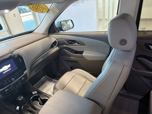 Used 2020 Chevrolet Traverse LT w/ LT Premium Package AWD/4WD image 33