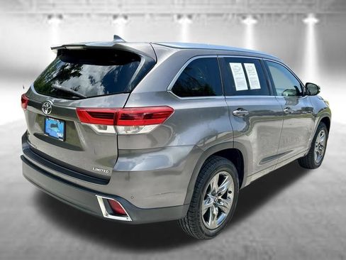 Used 2018 Toyota Highlander Limited Platinum FWD image 5