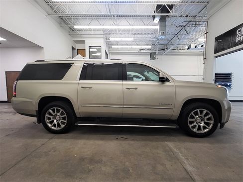 Used 2015 GMC Yukon XL Denali w/ Premium Package image 3