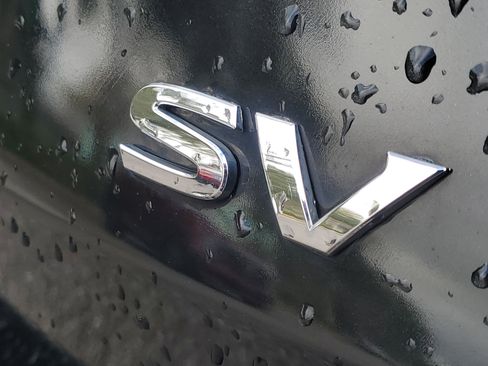 Used 2019 Nissan Rogue SV image 10