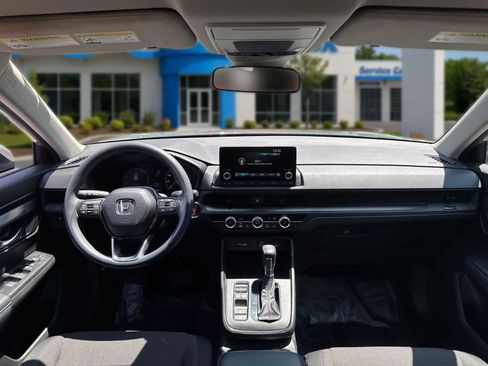 Used 2024 Honda CR-V LX image 29