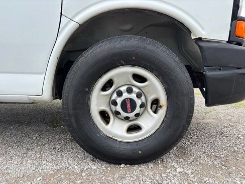Used 2008 GMC Savana 2500 RWD image 25